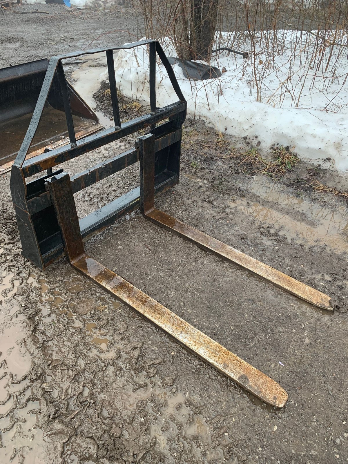 4' Pallet Forks (attachment)